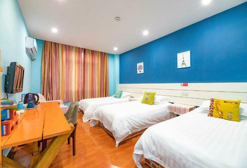 Номер Стандарт Трехместный, Chengdu Dreams Travel International Youth Hostel