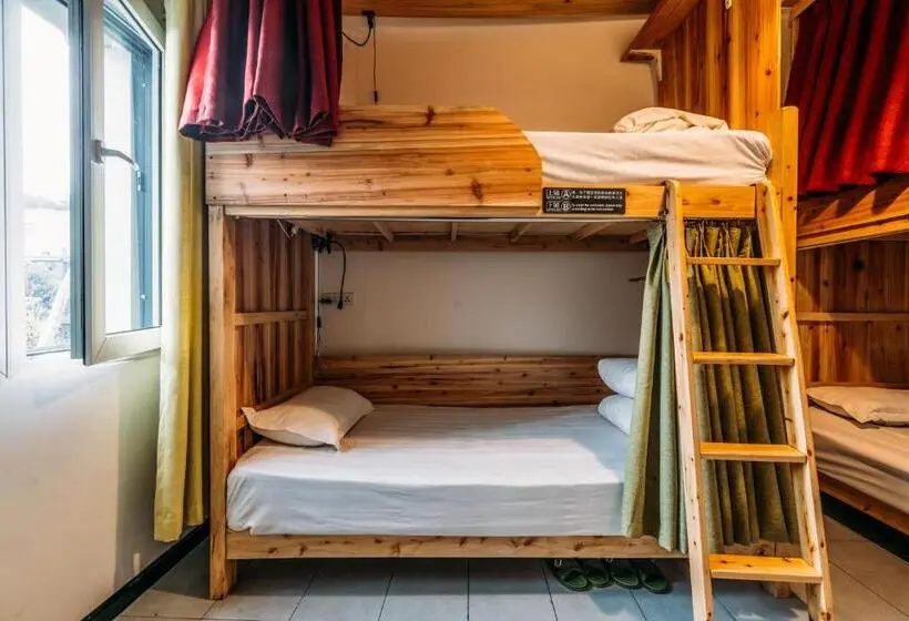 ルームシェアのワンベッド, Chengdu Flipflop Hostel Poshpacker