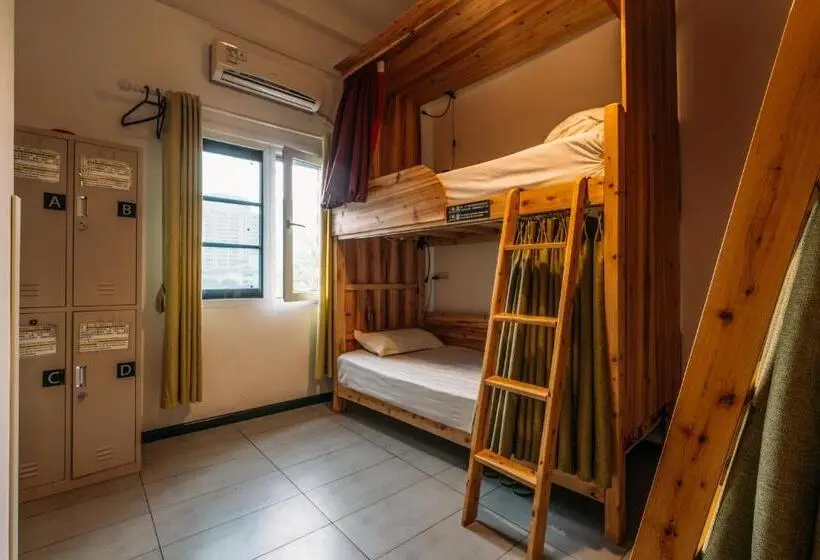 ルームシェアのワンベッド, Chengdu Flipflop Hostel Poshpacker
