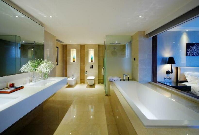 غرفة قياسية مطلّة علي النهر, Dw