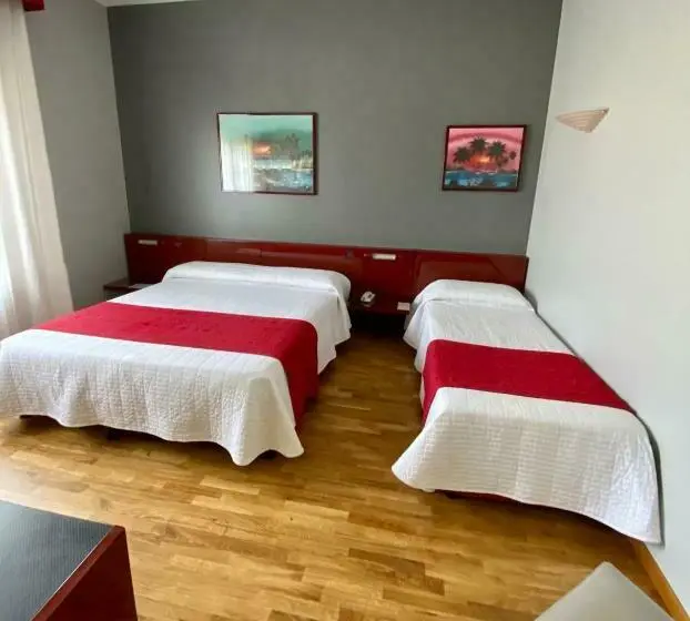 Habitació Triple Estàndard, Master