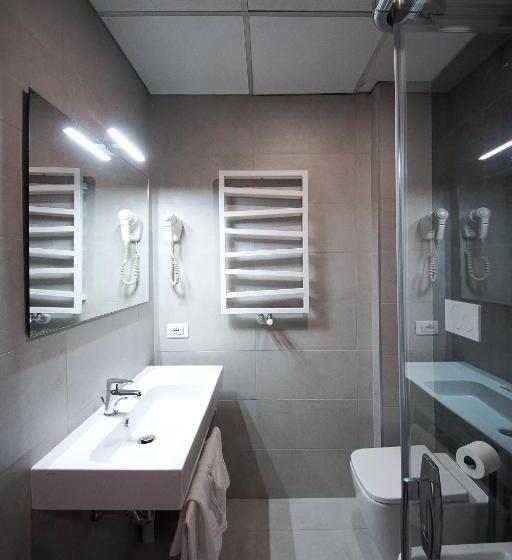 舒适型房间, Master