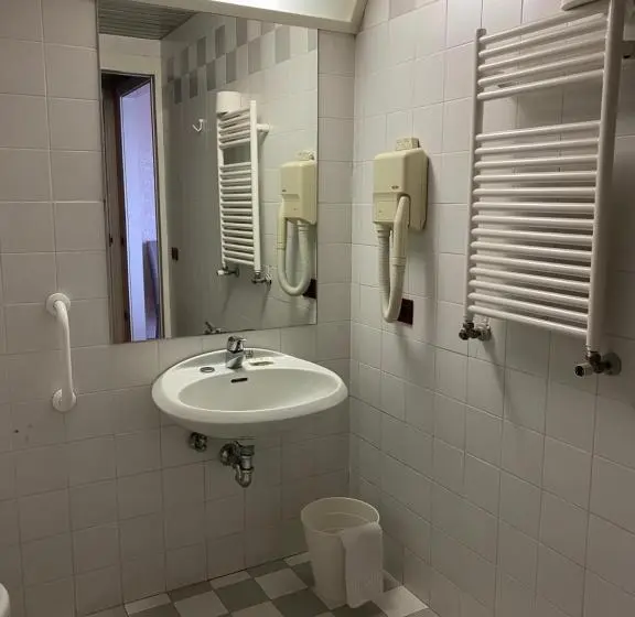 Habitació Estàndard Llit King Adaptada per a persones amb mobilitat reduïda, Master