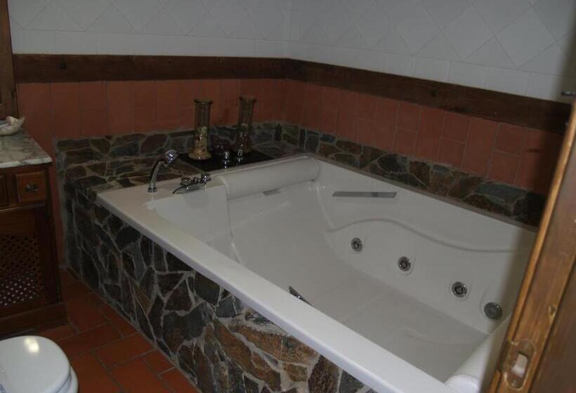 جناح مزود بجاكوزى, Rural El Rocal