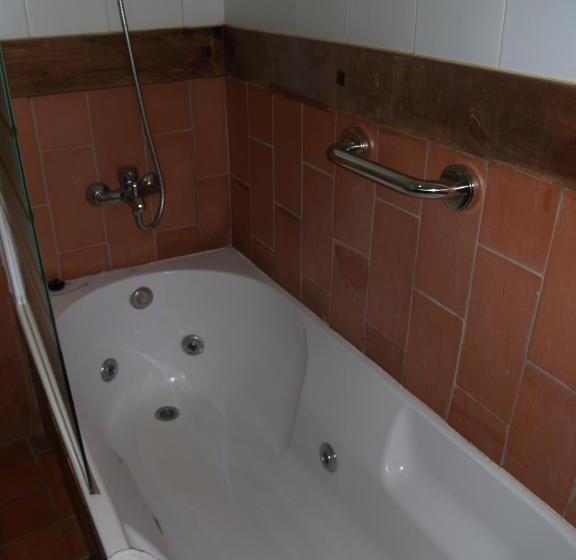 جناح جونيور مزوَّد بجاكوزي, Rural El Rocal