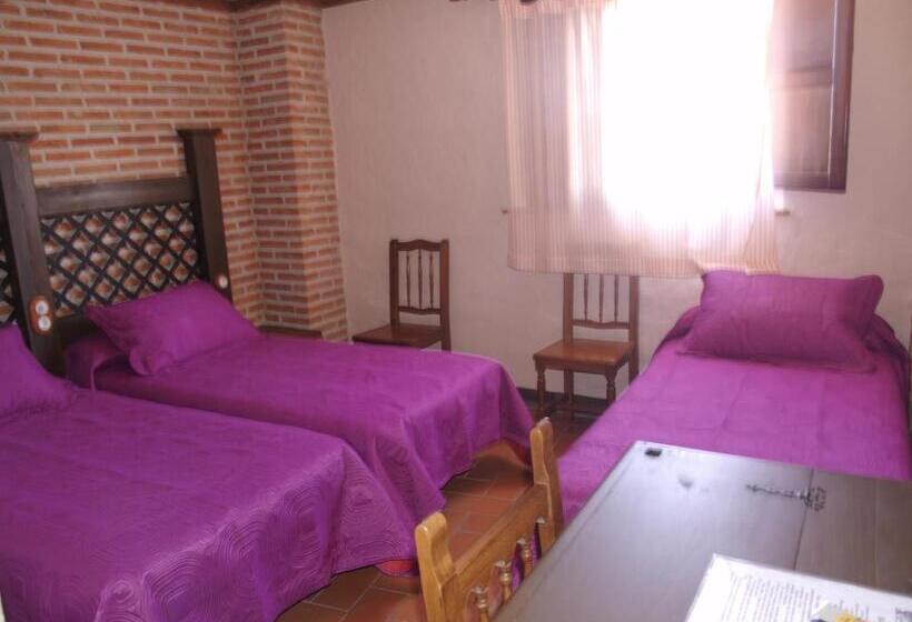 غرفة قياسية ثلاثية, Rural El Rocal