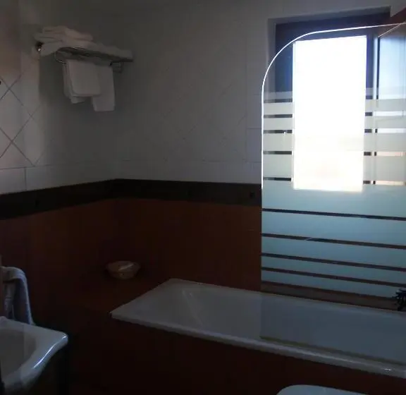 Perhehuone, Rural El Rocal