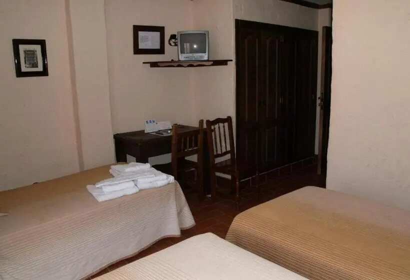 Standard Kolmen Hengen Huone, Rural El Rocal