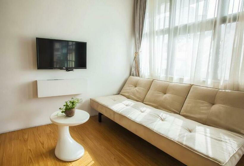 اتاق لوکس, The Bivou Lijiang