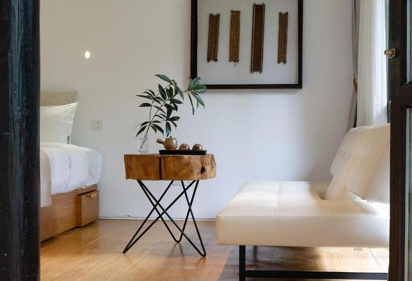 اتاق لوکس, The Bivou Lijiang