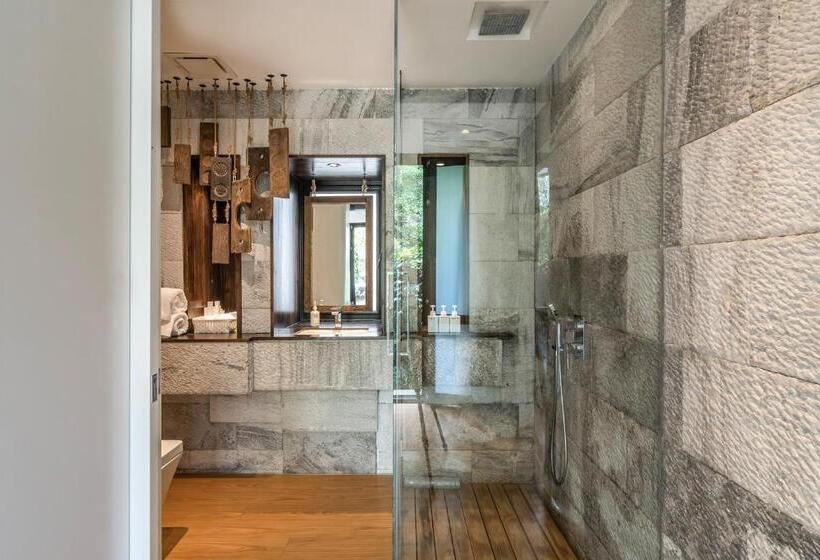 اتاق لوکس, The Bivou Lijiang