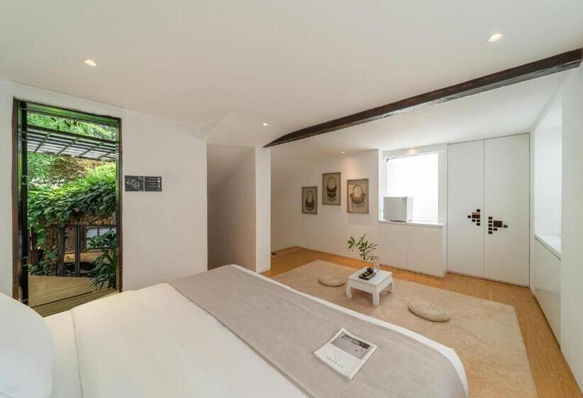 سوییت جونیور, The Bivou Lijiang