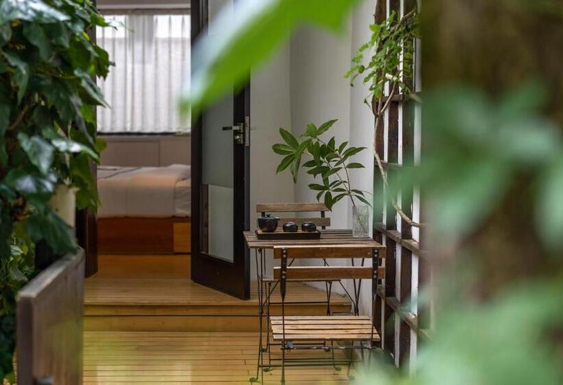 سوییت جونیور, The Bivou Lijiang