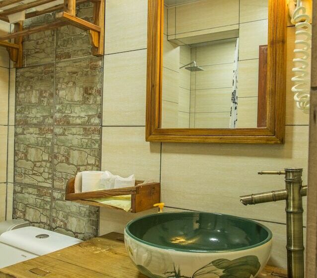 غرفة ديلوكس, Snow Lion Riverside Resort