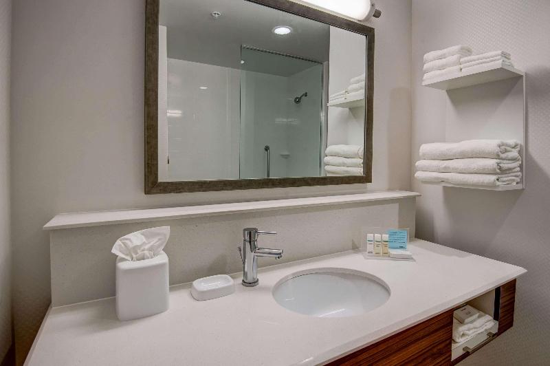 חדר סטנדרט עם מיטת קינג, Hampton Inn By Hilton Plant City