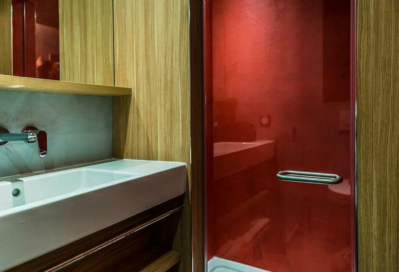 Chambre Quadruple Standard, Yooma Urban Lodge Tour Eiffel