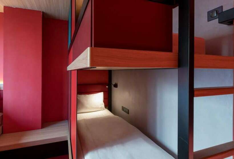 Chambre Quadruple Standard, Yooma Urban Lodge Tour Eiffel