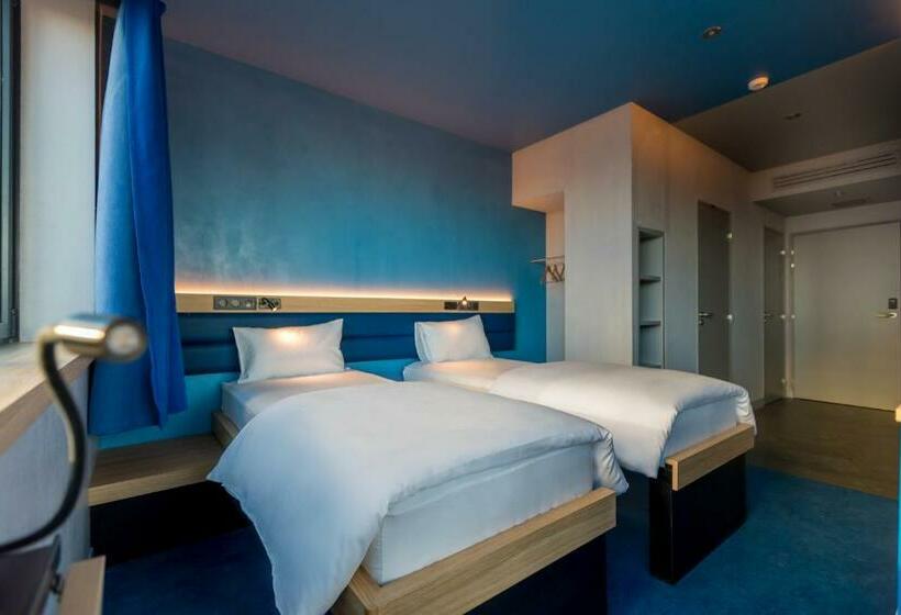 Chambre Familiale, Yooma Urban Lodge Tour Eiffel