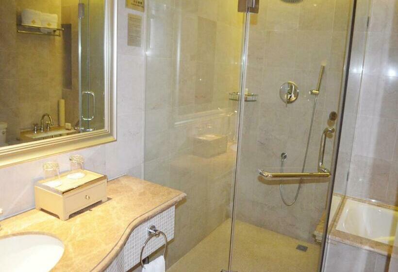 デラックススイート, Hui Fu Jinling