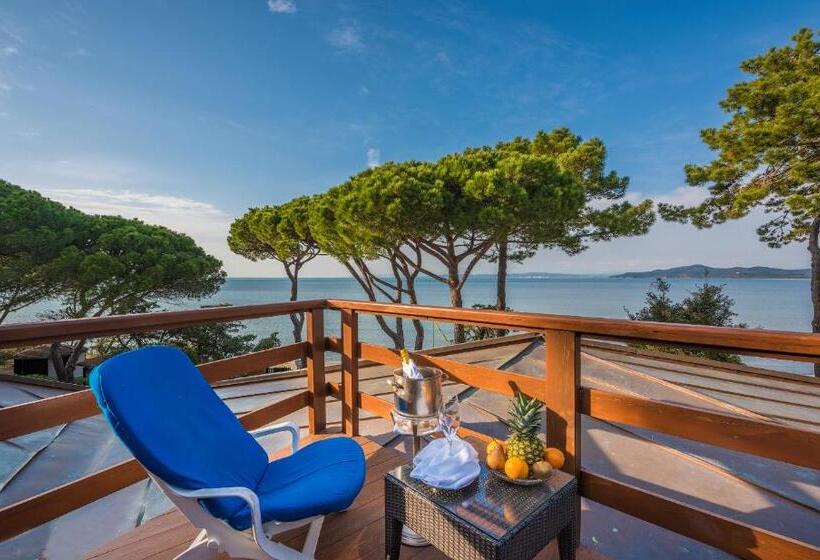 جناح جونيور مطلّ علي البحر, La Bussola Beach