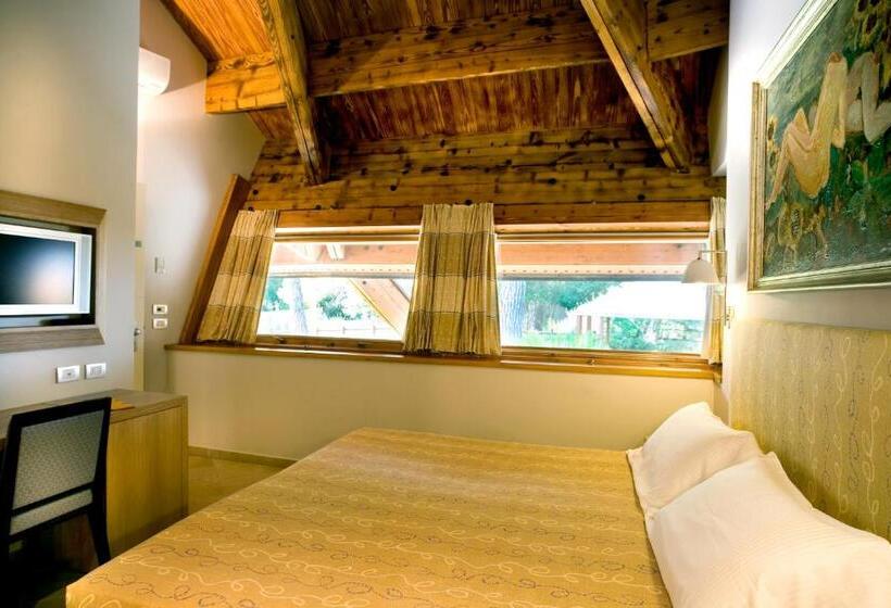 غرفة ديلوكس ذات إطلالة جانبية على البحر, La Bussola Beach