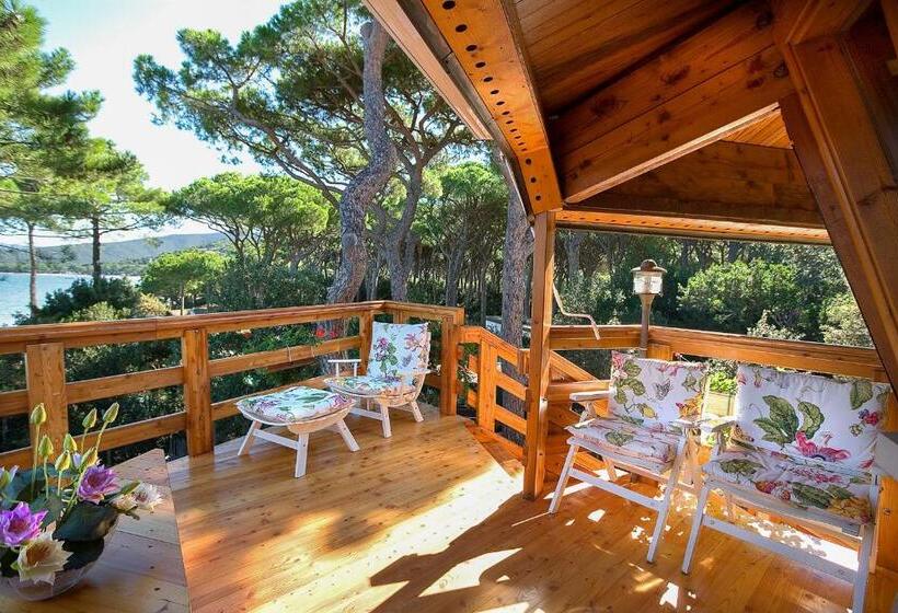 جناح سوبيريور مطل علي البحر, La Bussola Beach