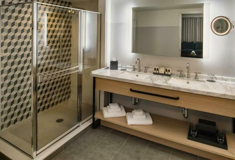 キングサイズベッドのスイートルーム, The Duniway Portland A Hilton