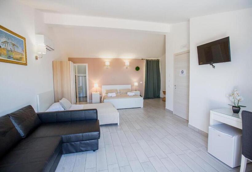 חדר סטנדרטי לחמישה אנשים, Belvedere Rent Rooms