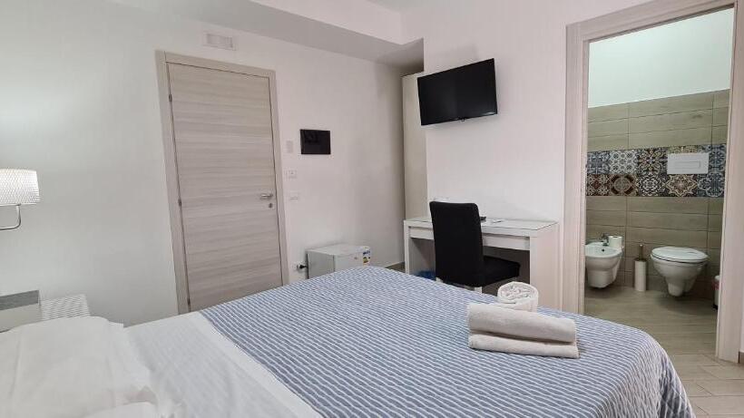 غرفة قياسية رباعية مزودة بشُرفة, Belvedere Rent Rooms