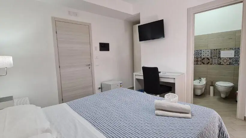 اتاق استاندارد چهارنفره با بالکن, Belvedere Rent Rooms