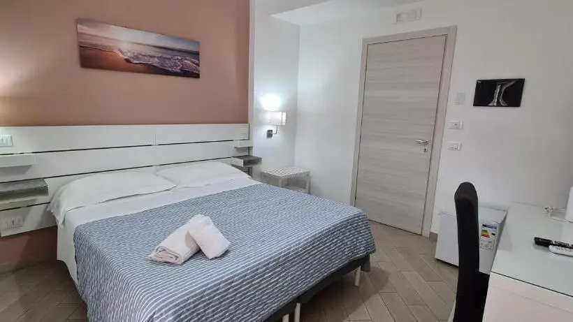 اتاق استاندارد چهارنفره با بالکن, Belvedere Rent Rooms
