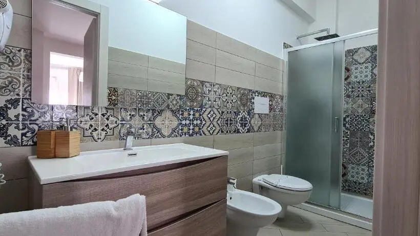 اتاق استاندارد چهارنفره با بالکن, Belvedere Rent Rooms