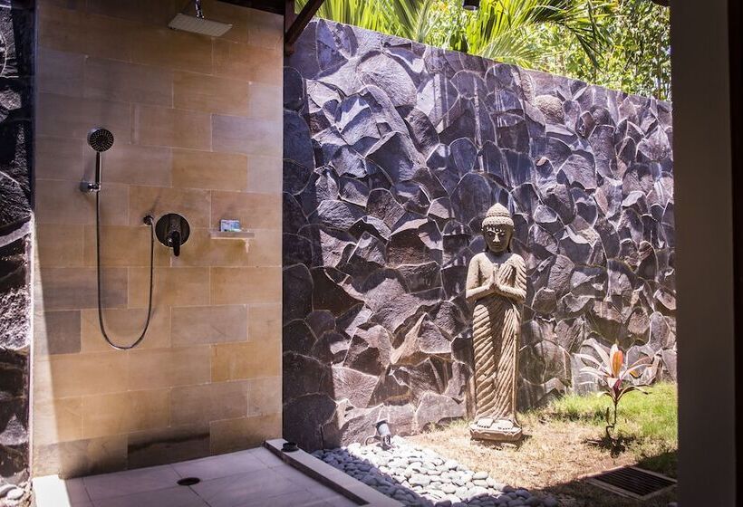 חדר משפחתי, Mimpi Nyata By Phocéa