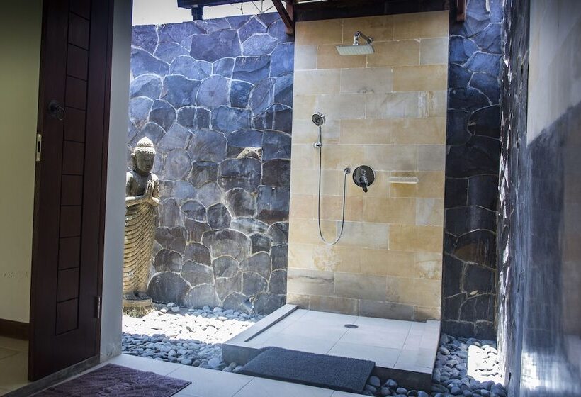 חדר משפחתי, Mimpi Nyata By Phocéa