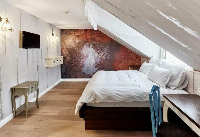 Номер Deluxe, Maison Bistro &