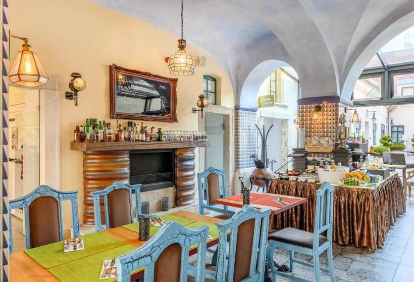 חדר דלוקס, Maison Bistro &