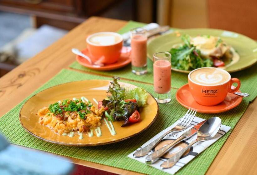 חדר דלוקס, Maison Bistro &