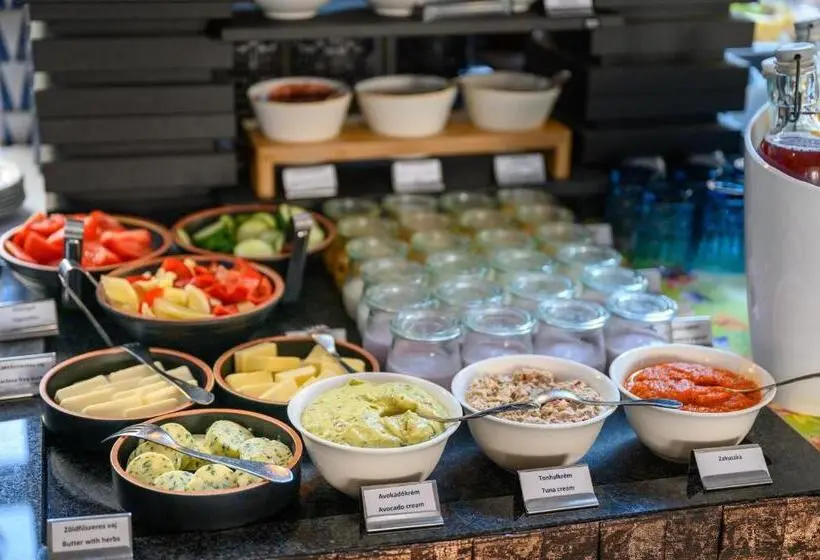 اتاق لوکس, Maison Bistro &