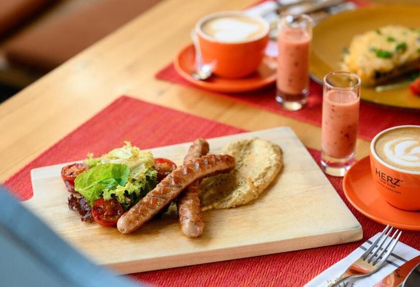 Номер Deluxe, Maison Bistro &