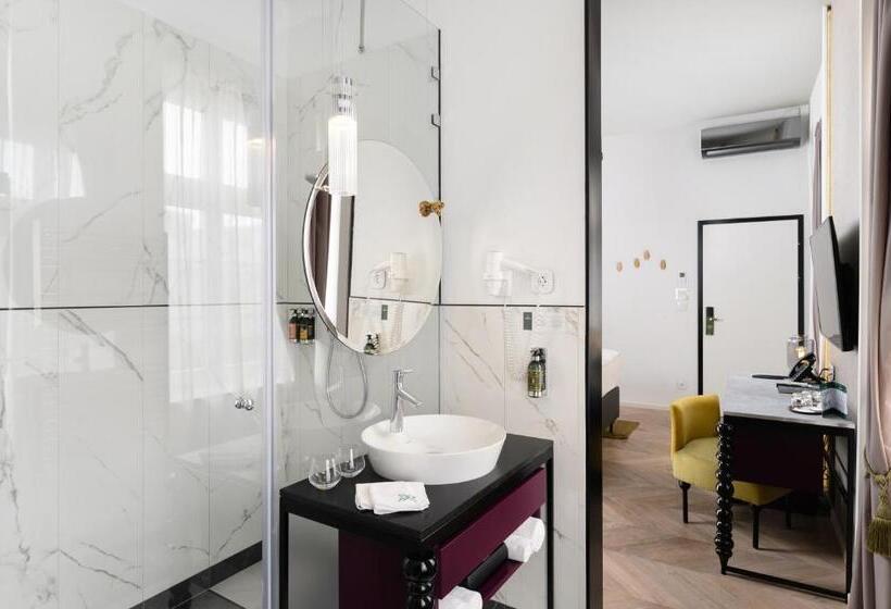 חדר בסיסי, Maison Bistro &