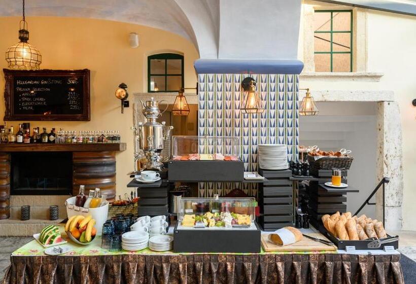Номер Deluxe, Maison Bistro &