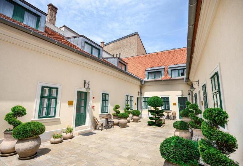 סוויטה, Maison Bistro &