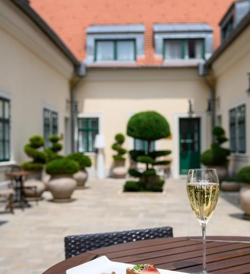 סוויטה, Maison Bistro &