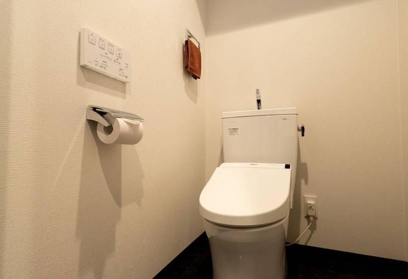 חדר דלוקס לשלושה, Sonezaki Luxe