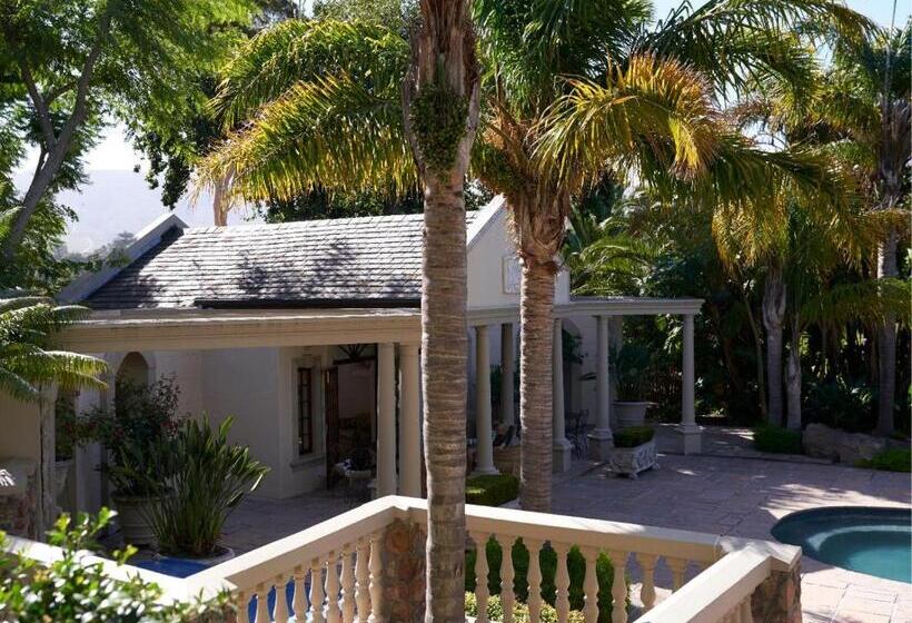 Дом 1 Спальня, Ibis House