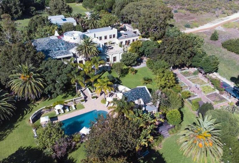 Дом 1 Спальня, Ibis House