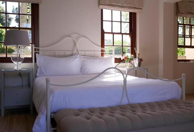 Дом 1 Спальня, Ibis House