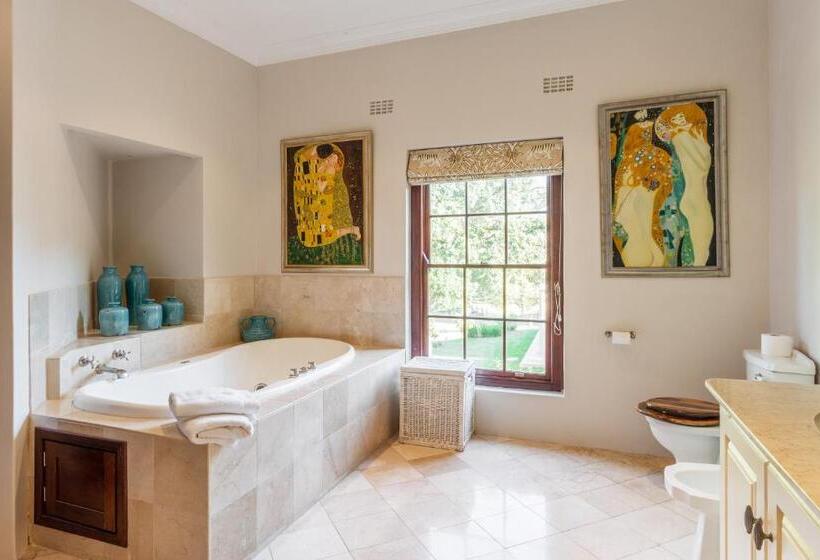 Номер Deluxe с Балконом, Ibis House