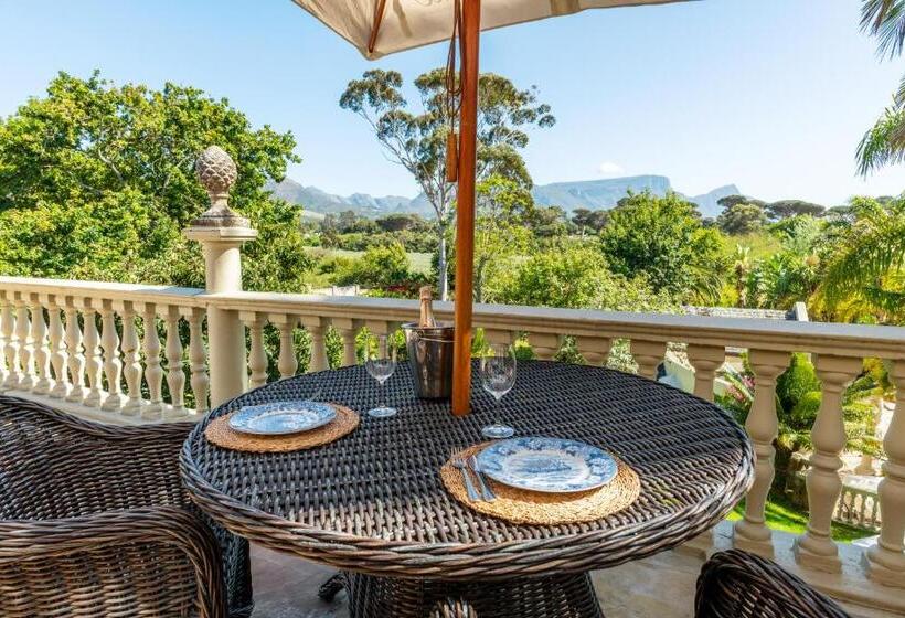 Номер Стандарт, Ibis House