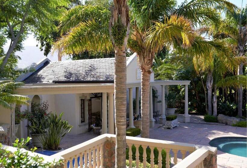 Дом 1 Спальня, Ibis House